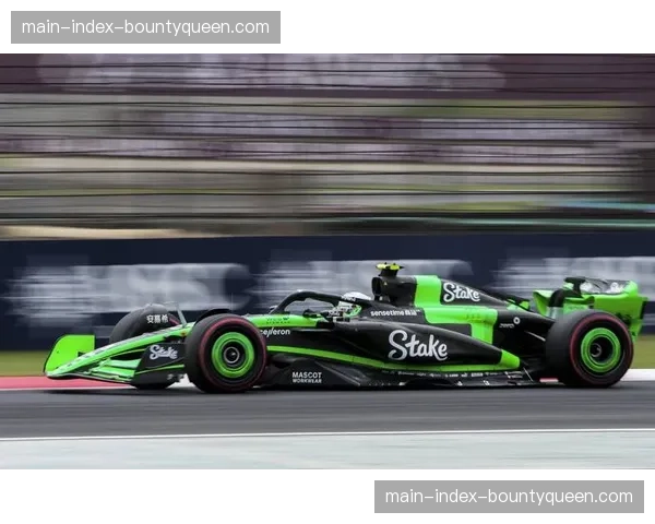 通讯:F1车手周冠宇的第三个赛季——稳定性提升与续约前景 通讯:F1车手周冠宇的第三个赛季——稳定性提升与续约前景