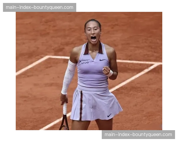 特写:法国网球公开赛,20岁本土小将爆冷后激动跪地 特写:法国网球公开赛,20岁本土小将爆冷后激动跪地