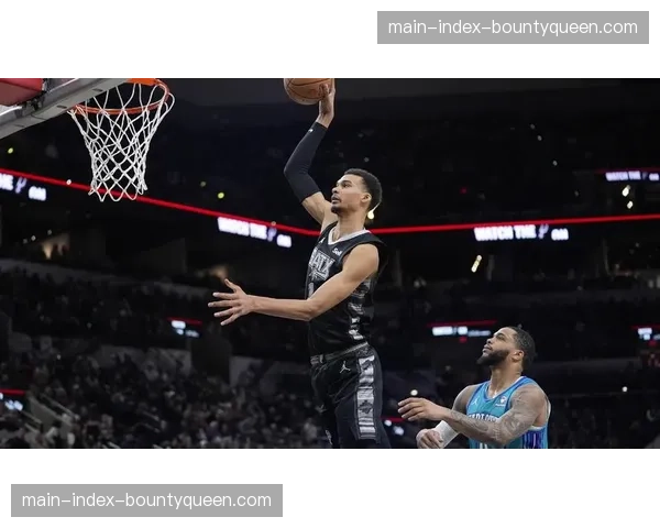 黄蜂战胜马刺，终结主场十连败